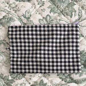 BAGGU Large Go Pouch - Black & White Pixel Gingham